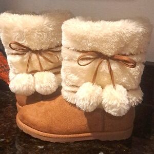 Girls Falls Creek Bree Tan Chestnut Faux Suede Boots Size 2 Fur Trim NWT